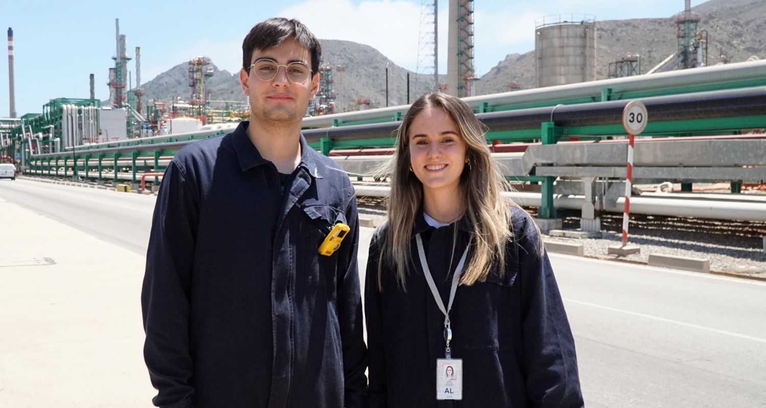 Samuel Nicolás y Lucía Sánchez, estudiantes máster ingeniería química