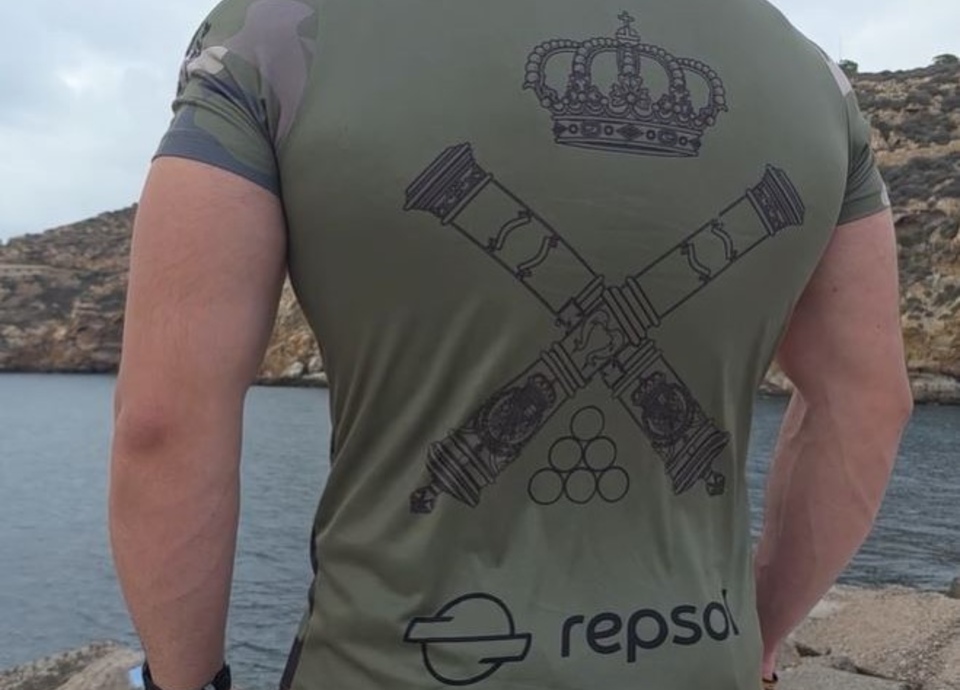 Camiseta Cross de la Artillería