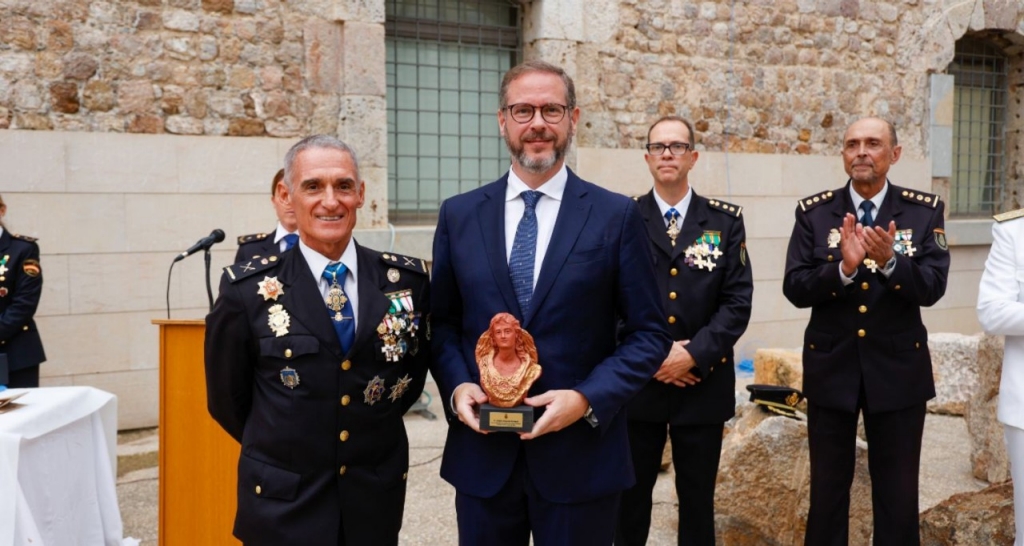 La Policía Nacional reconoce a Repsol su compromiso con Cartagena
